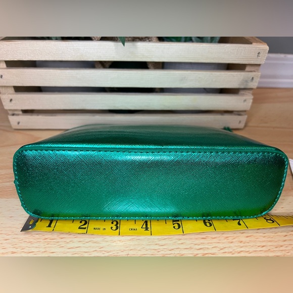 Green Metallic Cosmetic Pouch - Picture 4 of 6